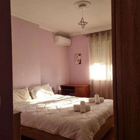 Sandra'S Apartment In Tirana Center Bagian luar foto