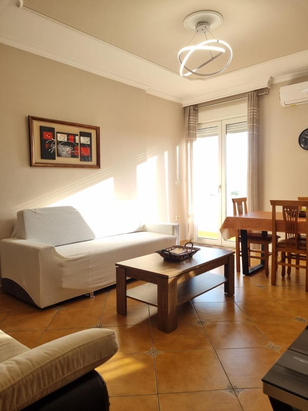 Sandra'S Apartment In Tirana Center Bagian luar foto